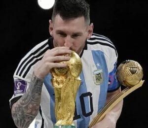 曼联球迷组,织将黑衣集,声讨格雷泽,博鱼体育官网,博鱼体育app,博鱼体育APP下载