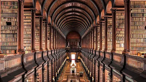 国足集训引发争议？中超联赛为国足让路一个月，沙特球员周末仍出战联赛